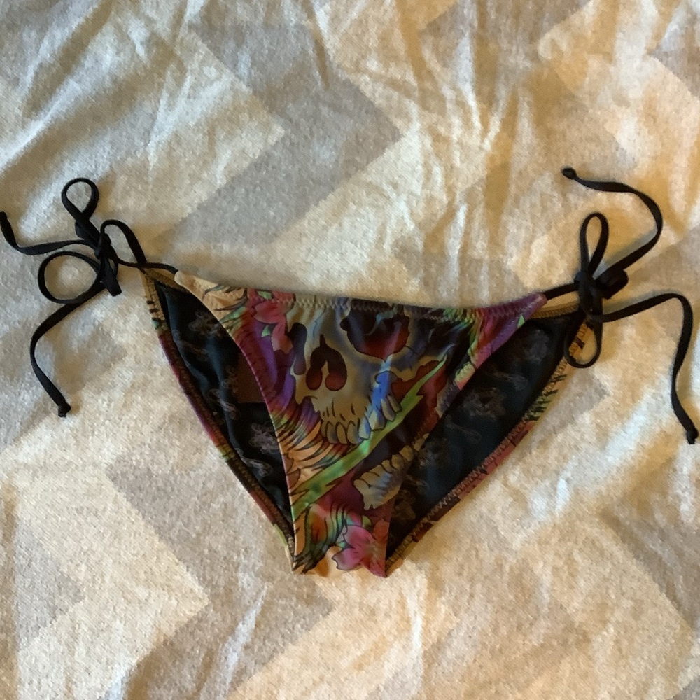 Vintage Ed Hardy Jeweled Skull Bikini Bottom Large NWT - Picture 2 of 6
